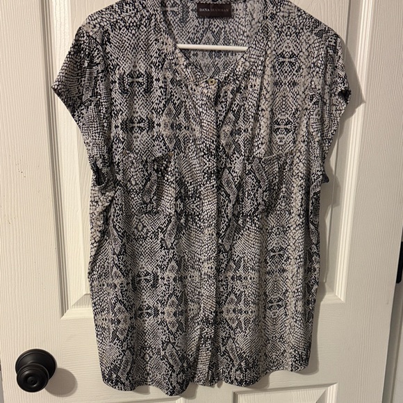 Dana Buchman Black and White Snake Print Button Down Shirt - Picture 1 of 8